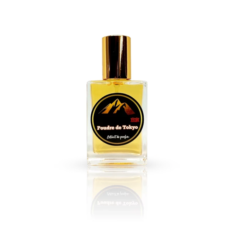 Parfum Poudre de Tokyo de chez Ô-Médina sur un fond blanc.